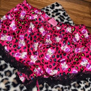 Hello Kitty shorts 🩷